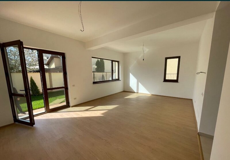 Parc Ghindiceni, vila individuala P+1, 4 camere, 3 bai, 240 mp teren.