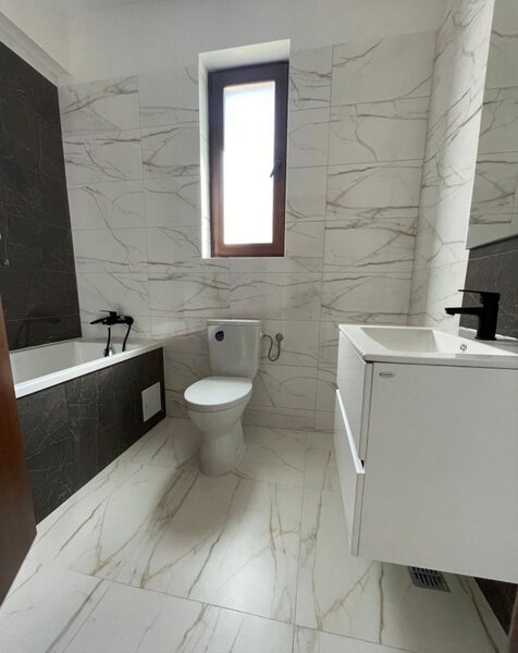 Parc Ghindiceni, vila individuala P+1, 4 camere, 3 bai, 240 mp teren.