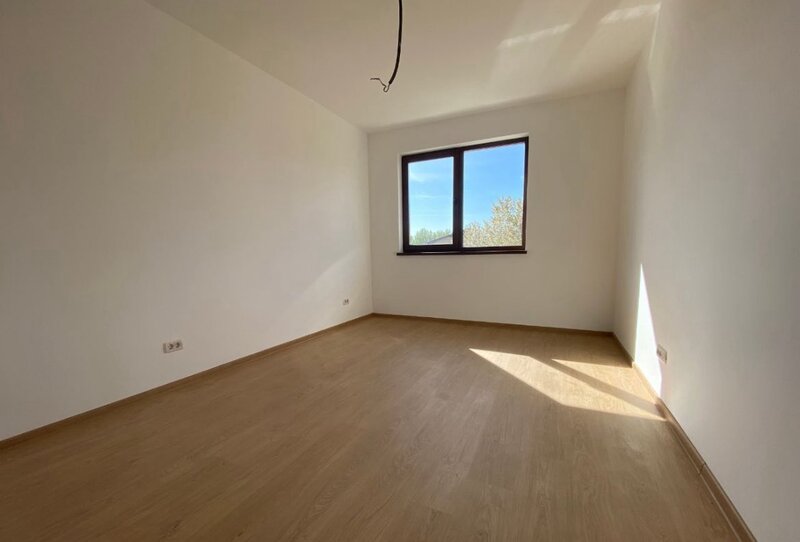 Parc Ghindiceni, vila individuala P+1, 4 camere, 3 bai, 240 mp teren.